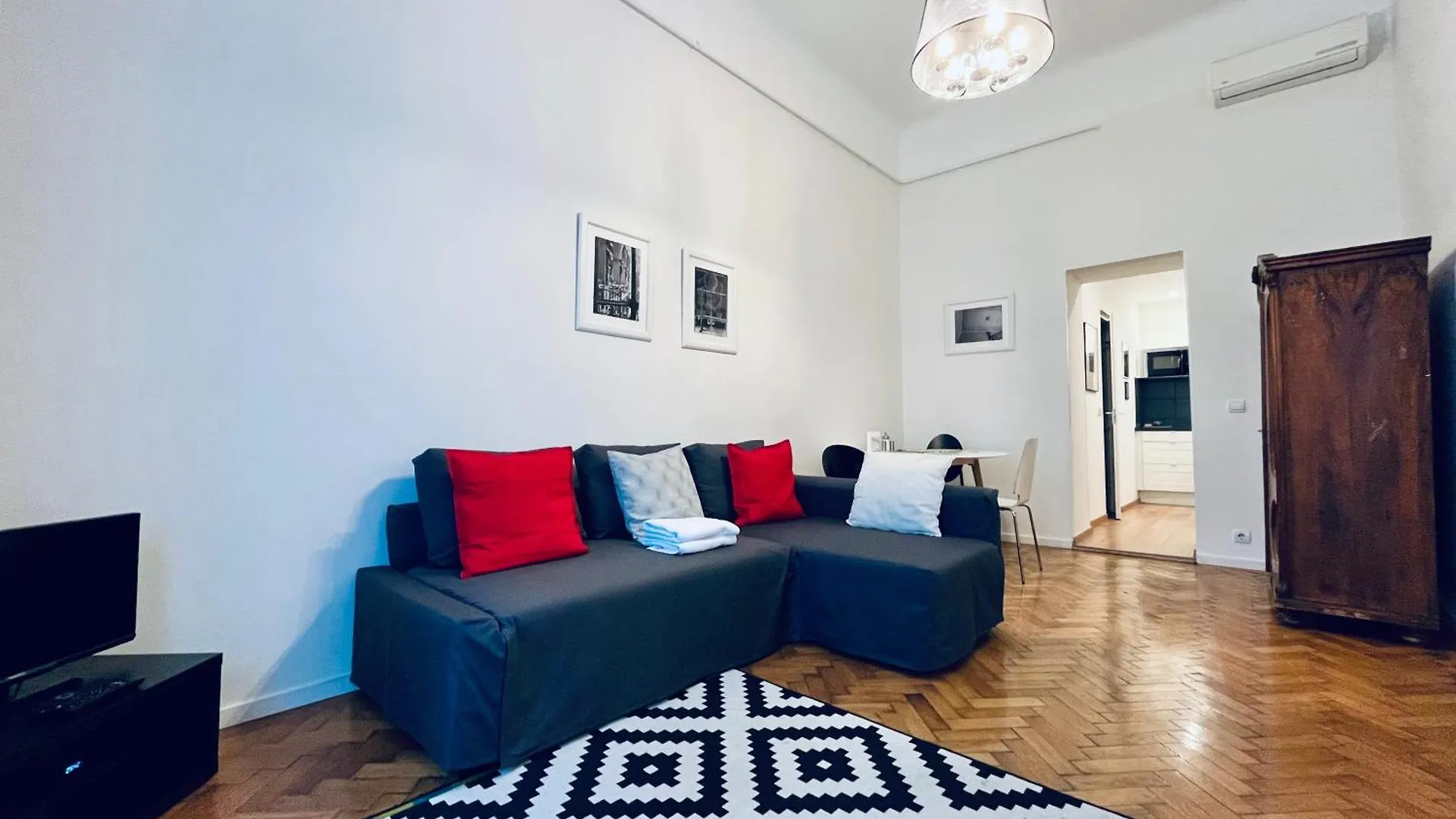 Tatra 4 Studios Budapest